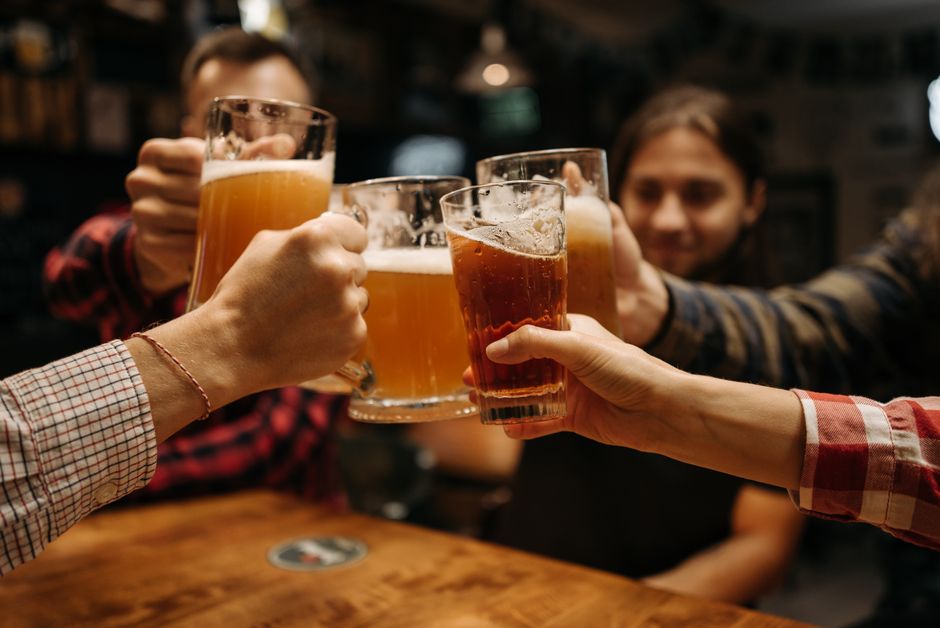 忘年会シーズンの体型キープ術 お酒の種類と飲み方を決めて乾杯